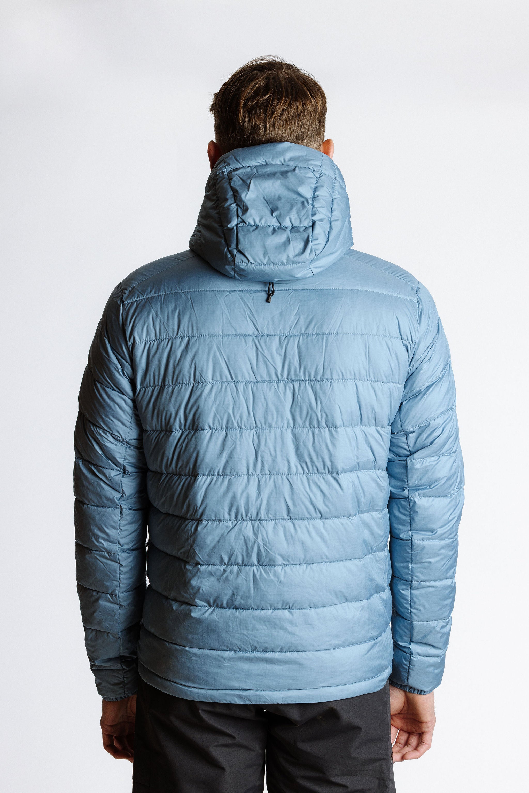 Komodinsulationjacket_men_dustyblue_backview