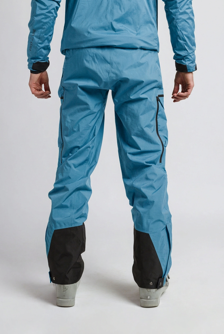 Hose Rückansicht in Himmelblau