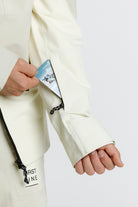 Enjo_3layershelljacket_men_snowwax_skipasspocket