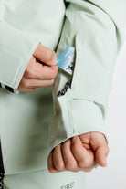 Enjo_3layershelljacket_men_softsage_skipasspocket