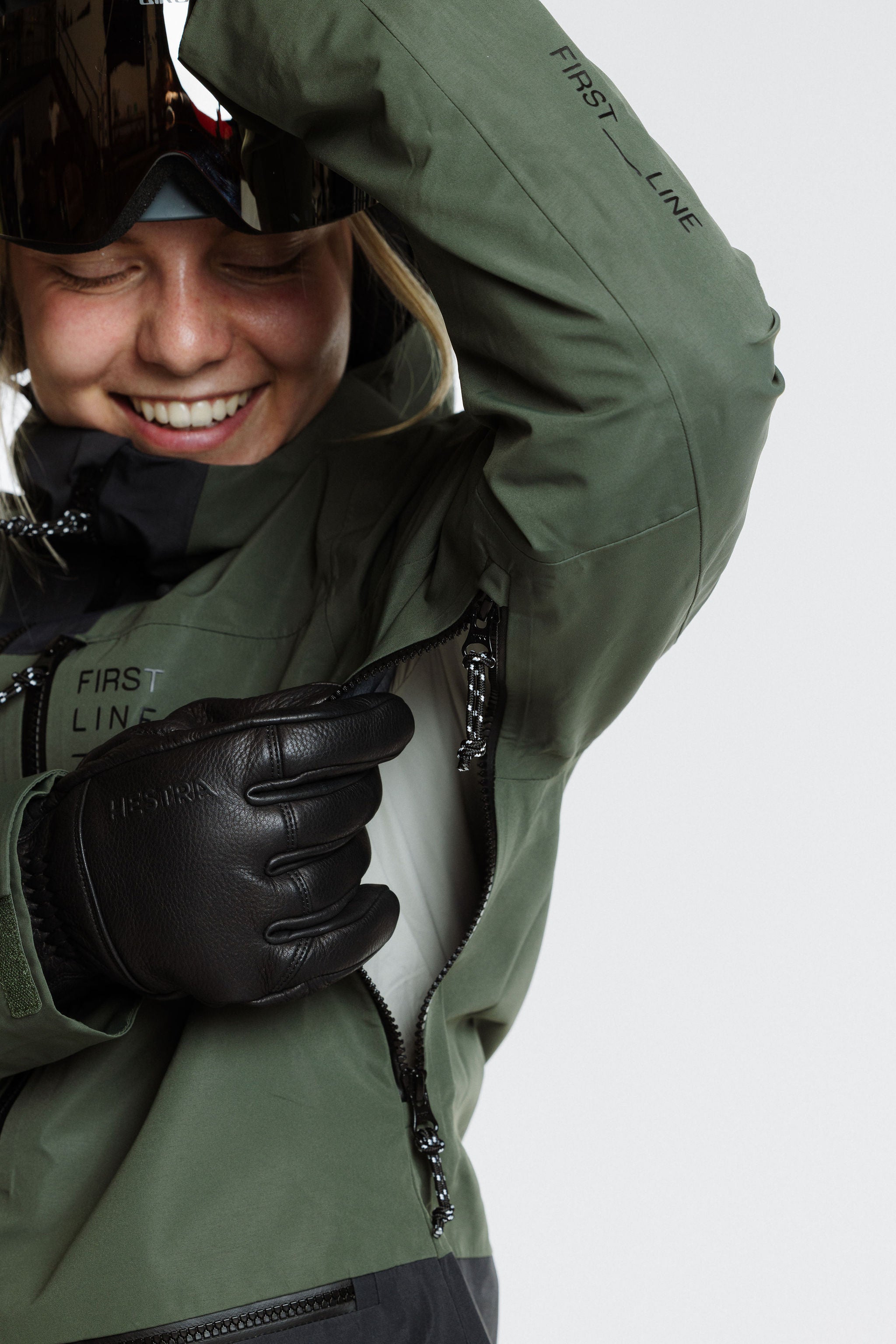 Enjo_3layershelljacket_women_primalolive_blackgraphite_ventilation