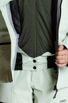 Enjo_3layershelljacket_women_softsage_snowskirt