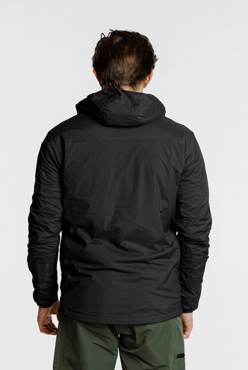 Rückansicht in Schwarz mit schwarzem Logo